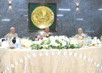 Defense min. shares iftar banquet with 3rd field army, counter terrorism forces
