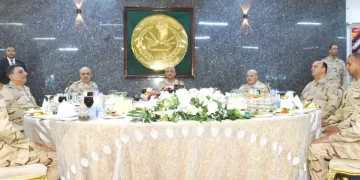 Defense min. shares iftar banquet with 3rd field army, counter terrorism forces