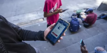 US immigration officials look to expand social media data collection