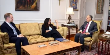 FM affirms importance of boosting trade, investment relations with UK