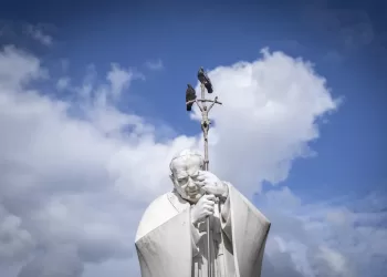 Vatican: Pope Francis stable after respiratory crisis