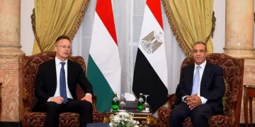 FM lauds strong relations between Egypt, Hungary