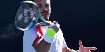 Wawrinka records first ATP Tour win of season in Bucharest
