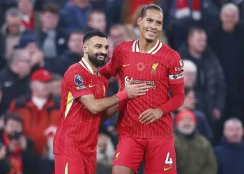 Van Dijk extends Liverpool contract until 2027