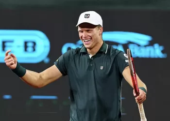 Brooksby reaches Houston final