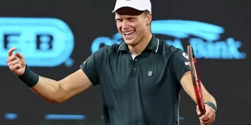 Brooksby reaches Houston final