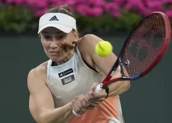 Alcaraz advances in Monte Carlo