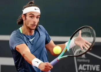 Musetti stuns Tsitsipas at Monte Carlo
