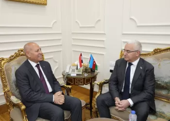 Saber discusses with Azerbaijani envoy means to activate Cairo-Baku Friendship Agreement
