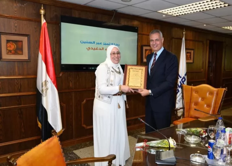 EgyptAir honours veteran executive for 4 decades of service 1 - Egyptian Gazette