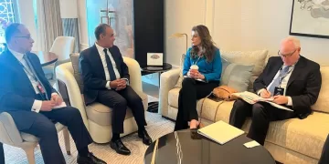 FM urges restoring calmness, consolidating Gaza ceasefire