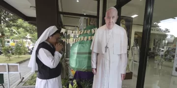 Global tributes pour in to honour Pope Francis after his death