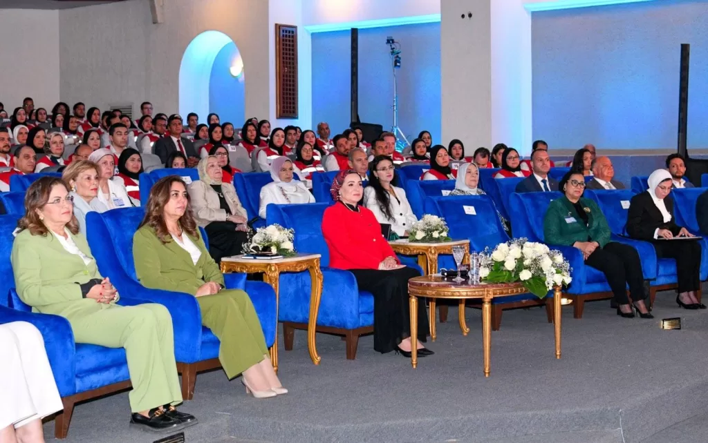 Mrs. Sisi reaffirms commitment to humanitarian work as ERC honorary president 13 - Egyptian Gazette