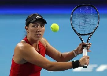 Pegula, Gauff advance in Paris