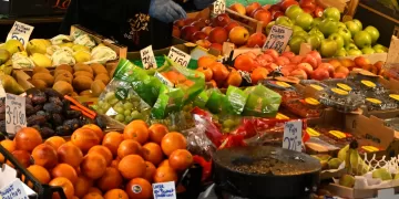 Global food prices extend decline inQ1 1 - Egyptian Gazette Global food prices extend decline inQ1