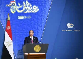 Sisi attends Labour Day celebration in Suez