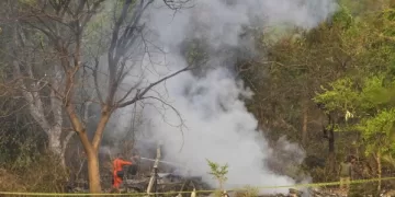 India fires missiles into Pakistani territory