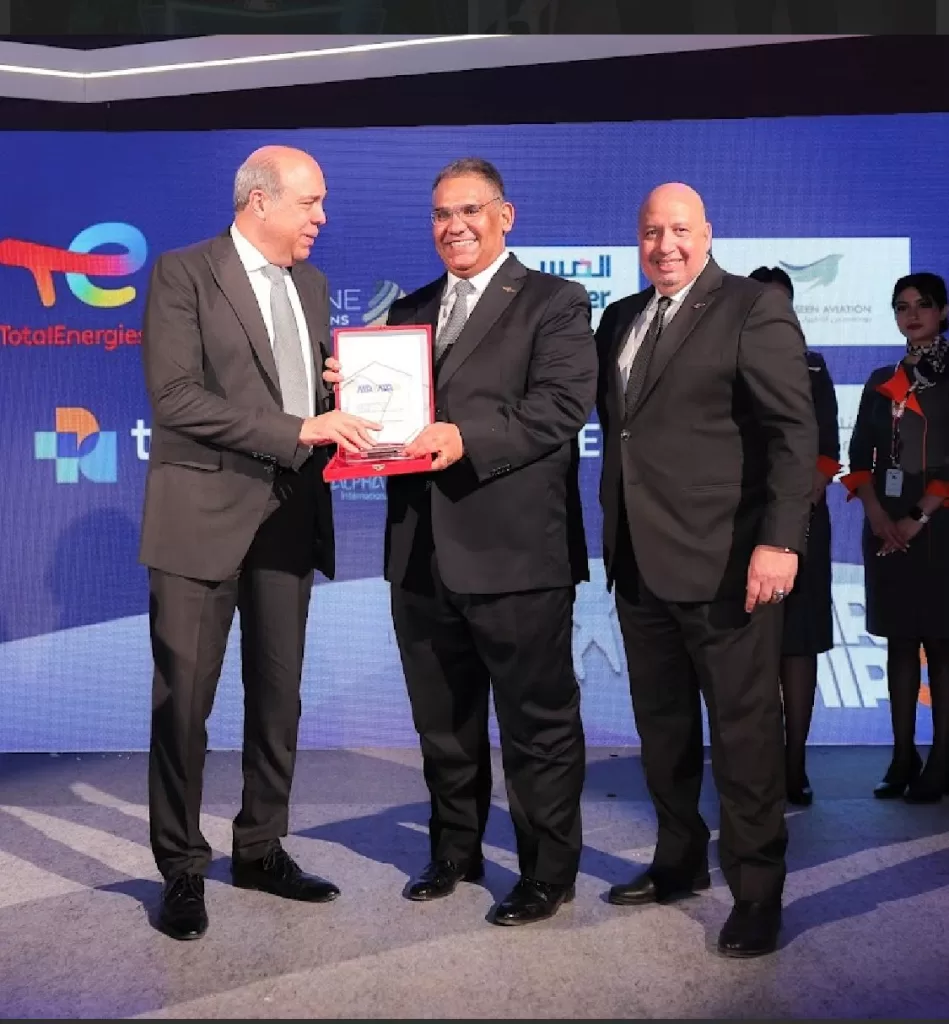 Air Cairo celebrates 25th anniv. as Hefny honours company leaders 3 - Egyptian Gazette