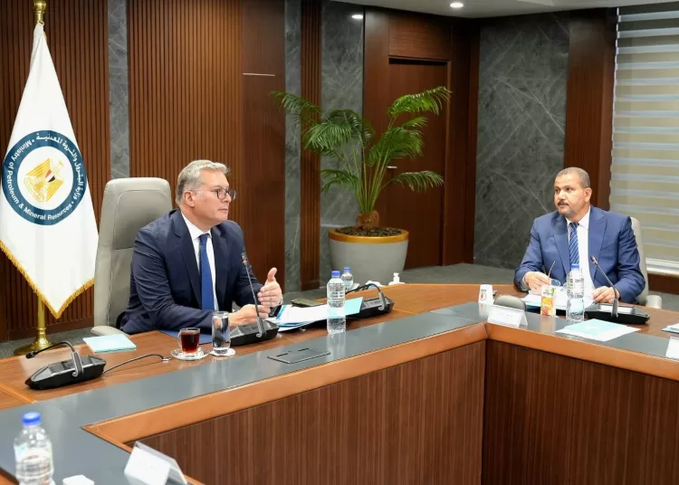 Oil minister reaffirms support for expansion of EDC's operations abroad 2 - Egyptian Gazette Oil minister reaffirms support for expansion of EDC's operations abroad 1 - Egyptian Gazette
