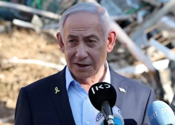 Israel preps for long war, Iran warns US