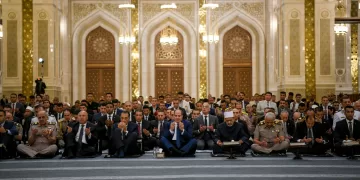 Sisi joins faithful for Eid prayers at Misr Mosque