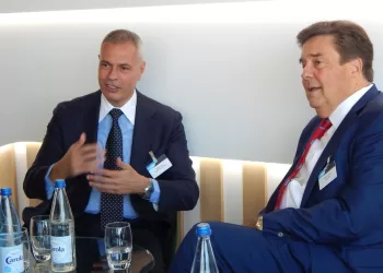 EgyptAir chairman in Paris for strategic fleet renewal talks