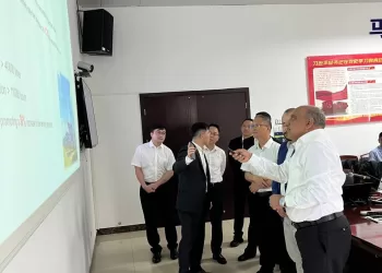 Electricity min. visits China Southern Power Grid International