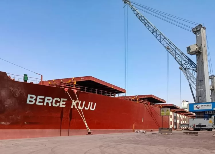 Sokhna Port receives largest dry bulk ship in its history 2 - Egyptian Gazette Sokhna Port receives largest dry bulk ship in its history 1 - Egyptian Gazette