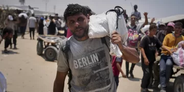 Palestinians face perilous journeys for food in Gaza 1 - Egyptian Gazette Palestinians face perilous journeys for food in Gaza