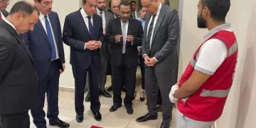 Health, civil aviation ministers inspect medical facilities at Cairo airport