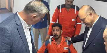 Petroleum, labor ministers check on survivors of Gulf of Suez barge accident