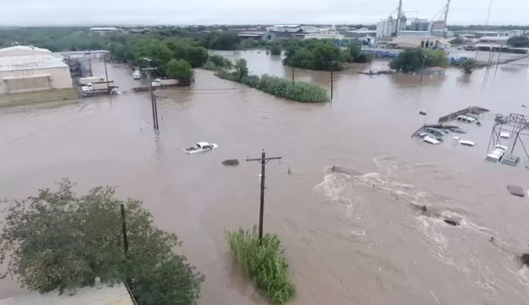 At least 24 dead in Texas flash flooding 2 - Egyptian Gazette At least 24 dead in Texas flash flooding 1 - Egyptian Gazette