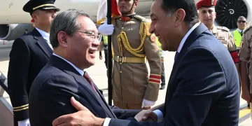 PM receives Chinese premier at Cairo Int’l Airport