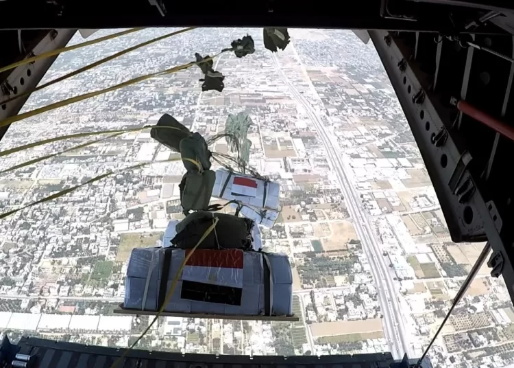 Egypt airdrops humanitarian aid over Gaza 1 - Egyptian Gazette