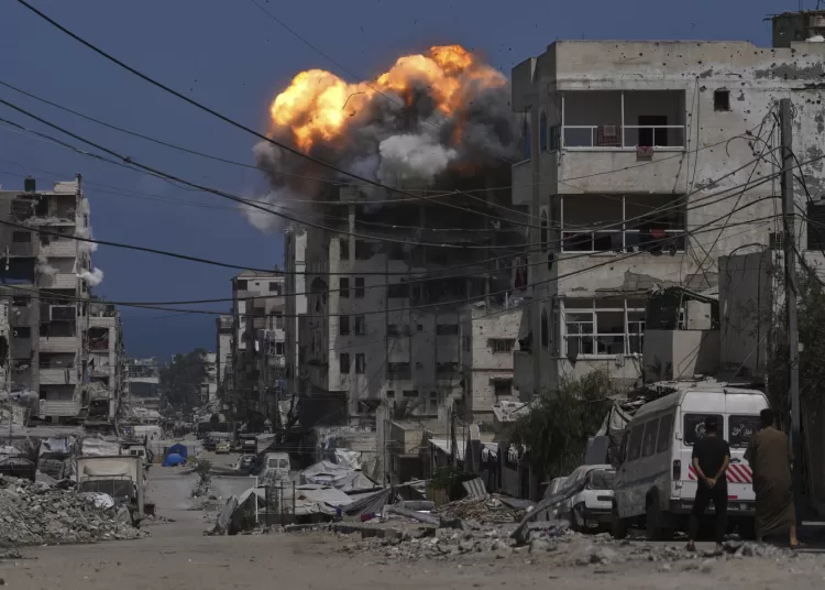 ’Israeli tanks and snipers opened fire on a crowd seeking aid in Gaza’ 1 - Egyptian Gazette