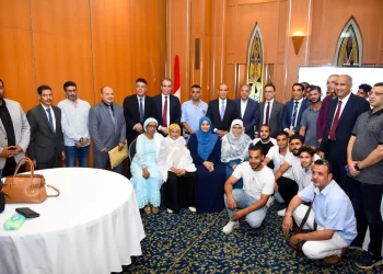 FM: Egyptian gov’t keen on providing full support, care for citizens abroad