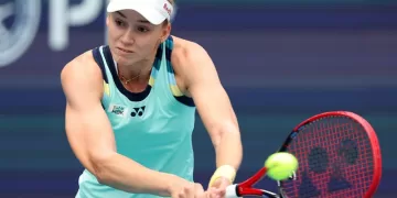 Top seeds march on at Wimbledon