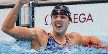 Ledecky sets Olympic tone
