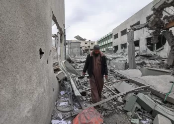 Hamas backs ceasefire talks, warns of long war