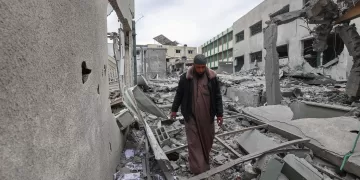 Hamas backs ceasefire talks, warns of long war