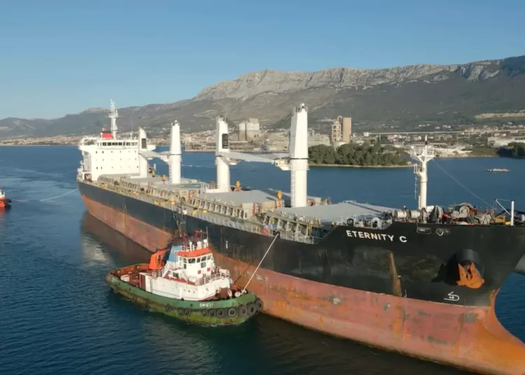 US condemns attacks on ships in strategic Red Sea waters 2 - Egyptian Gazette US condemns attacks on ships in strategic Red Sea waters 1 - Egyptian Gazette