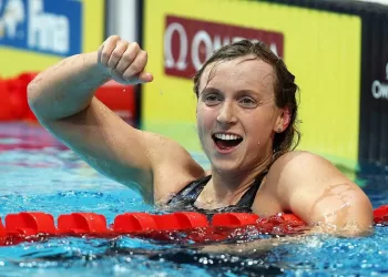 Ledecky rescues Worlds bid