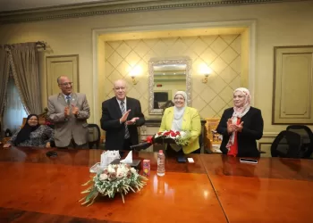 Cairo airport bids farewell to finance chief