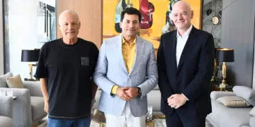 Prime minister welcomes FIFA president Gianni Infantino to Egypt