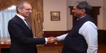Egypt, India discuss boosting co-operation in outsourcing