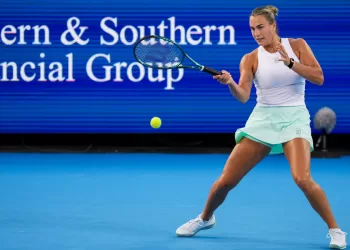 Defending champions Sabalenka, Sinner advance in rain-hit Cincinnati Open