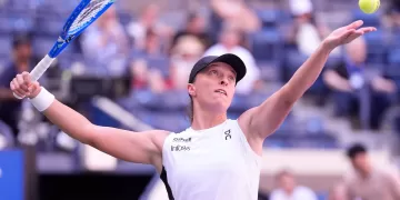 Swiatek, Sinner cruise as expanded US Open serves up tennis feast