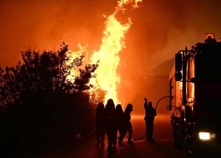 Flames engulf Patras as Mediterranean burns 2 - Egyptian Gazette Flames engulf Patras as Mediterranean burns 1 - Egyptian Gazette