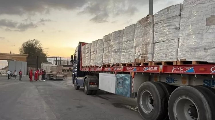 21st Egyptian Red Crescent convoy crosses Rafah 1 - Egyptian Gazette