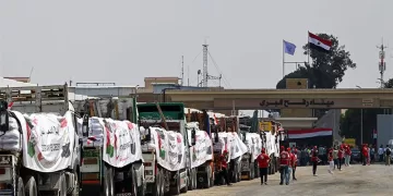 29th Egyptian aid convoy heads to Gaza via Karm Abu Salem Border Crossing